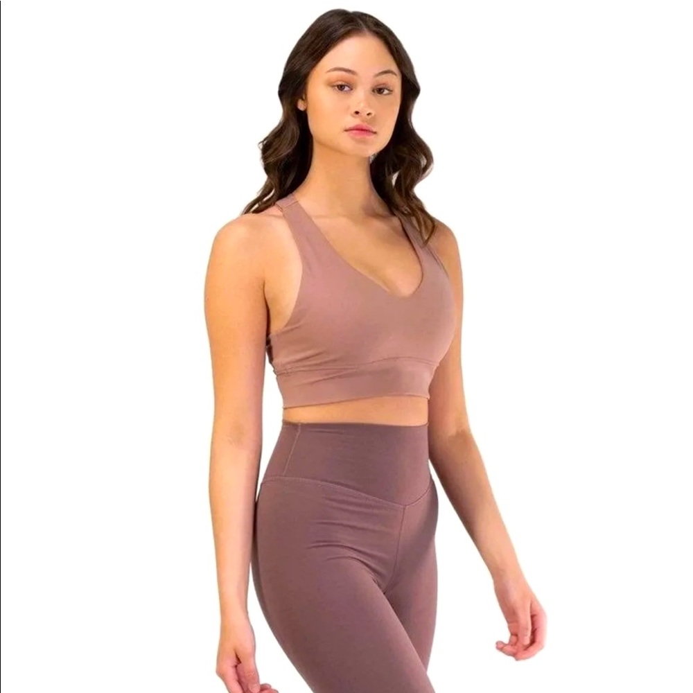 SOLD — Balance Athletica Isla Bra Shore